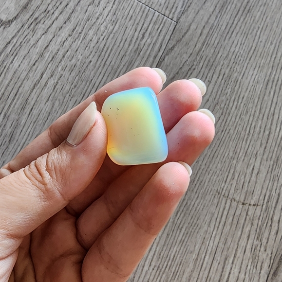 Iridescent Opalite Stone New Healing Energy Crystal Genuine - Picture 1 of 3